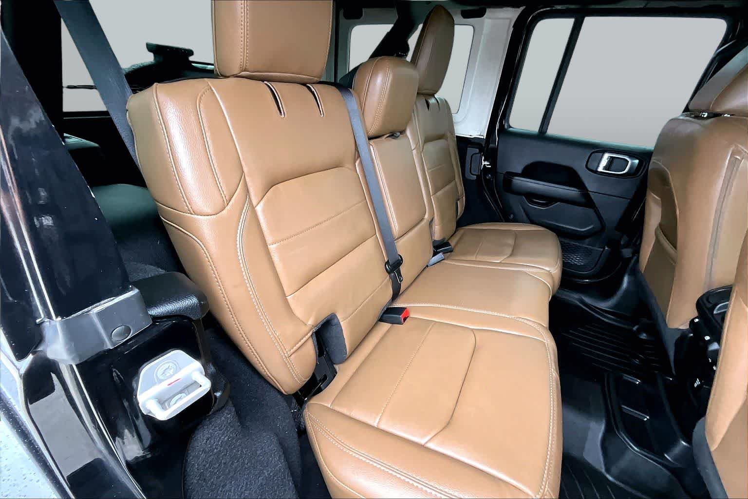 Used 2020 Black Clearcoat Jeep Sahara image 21