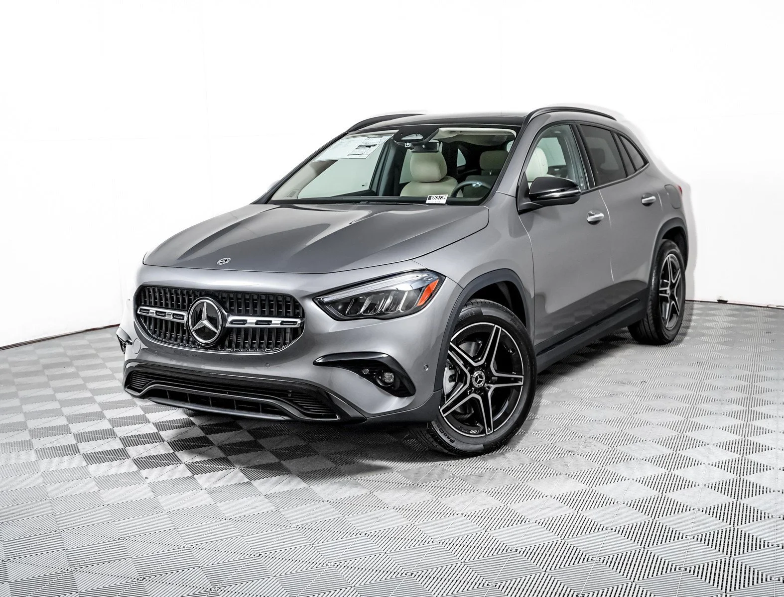 2026 Mercedes-Benz GLA GLA 250's photo