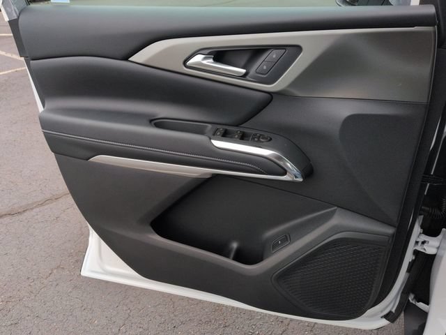 New 2026 Summit White Chevrolet LT image 24
