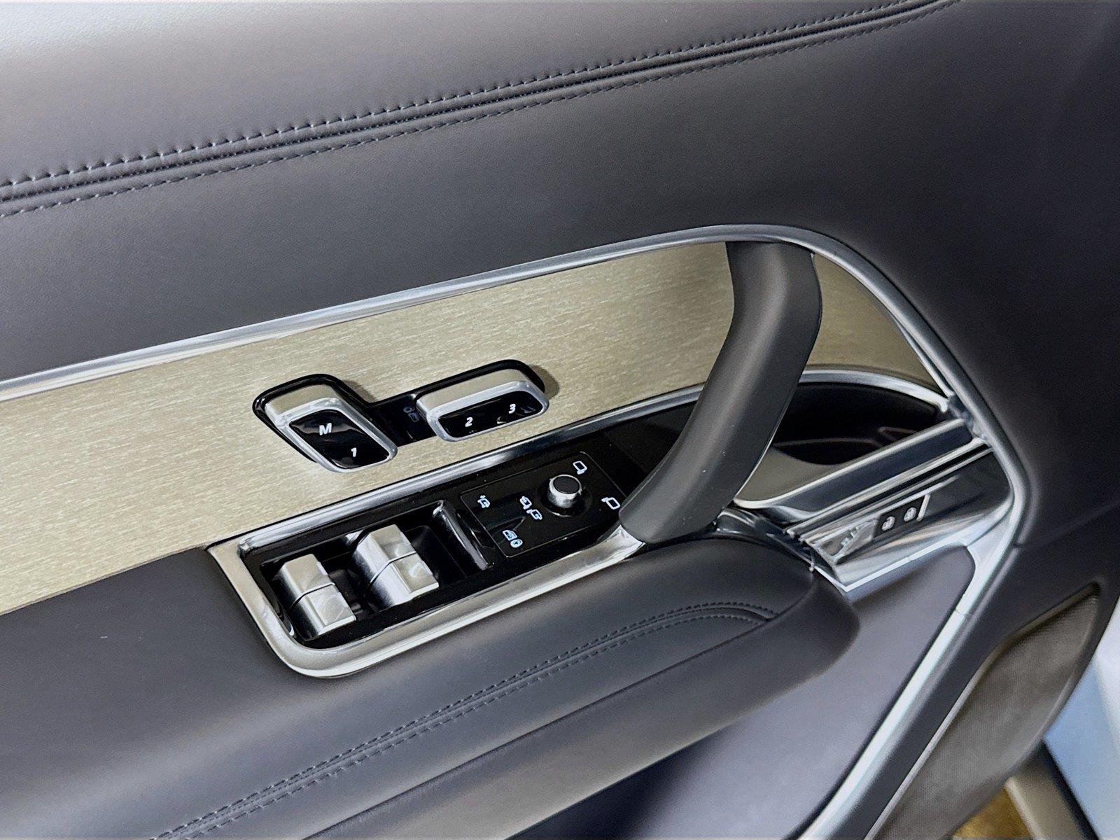 Used 2023 Ionian Silver SV Bespoke Ultra Metallic Gloss Land Rover SV | 225K MSRP image 14