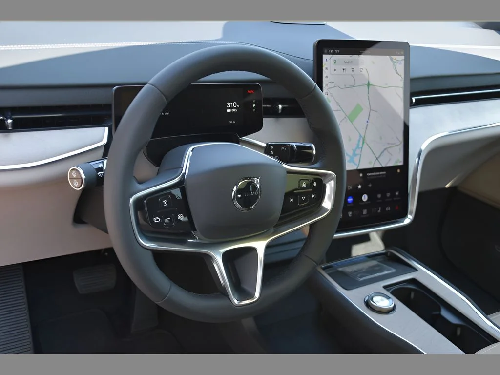 2026 Volvo EX90 Ultra - Photo 12