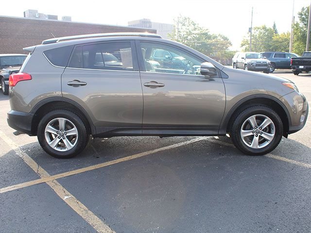 Used 2015 Pyrite Mica Toyota XLE image 5
