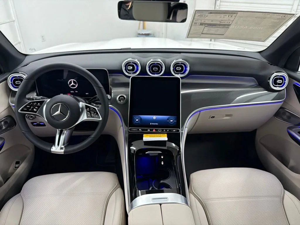 New 2027 White Mercedes-Benz GLC 300 image 25