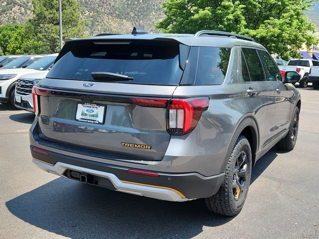 New 2026 Carbonized Gray Metallic Ford Tremor® image 3
