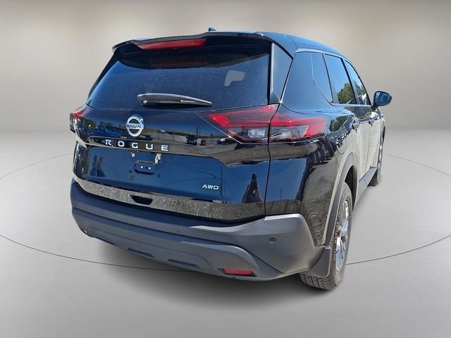 Used 2021 Black Nissan S image 10
