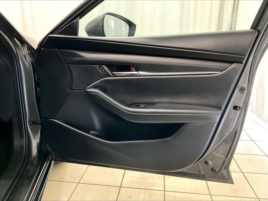 Used 2022 Machine Gray Metallic Mazda Preferred image 12