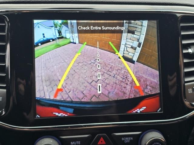 Used 2021 Diamond Black JEEP LAREDO image 20