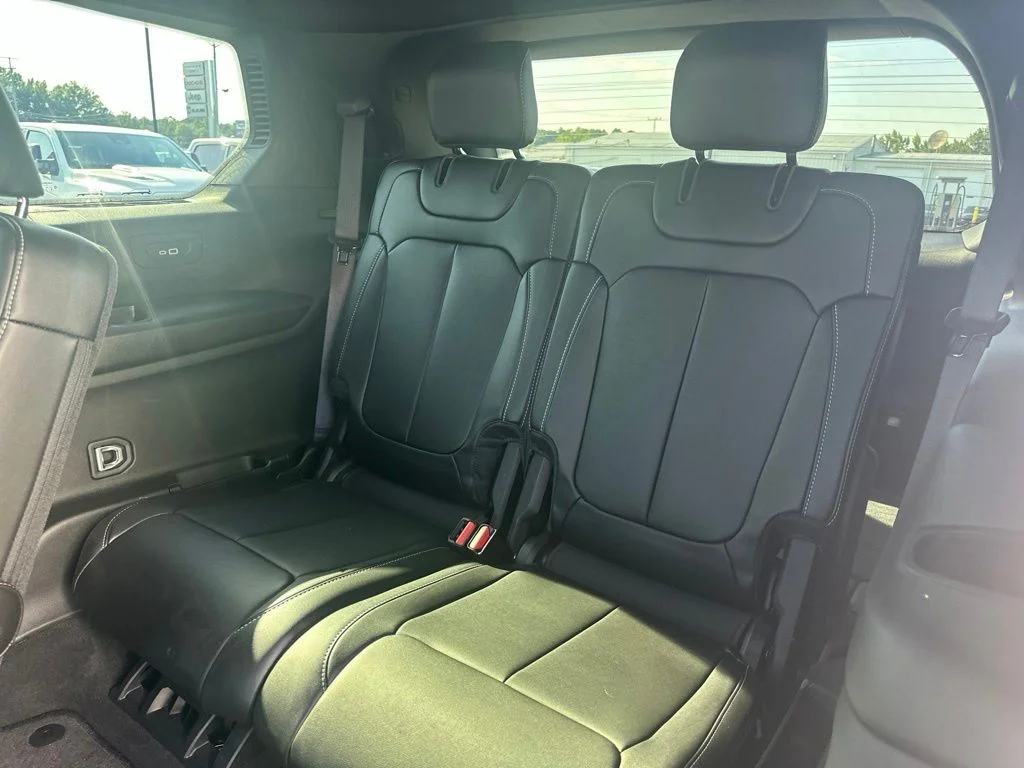 Used 2024 Diamond Black Jeep Limited image 24