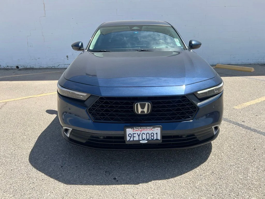 Used 2023 Meteorite Gray Metallic Honda Touring image 2
