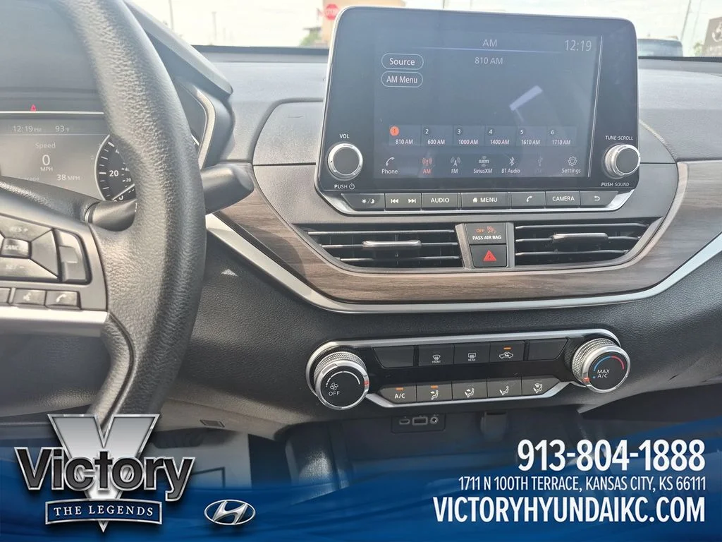 Used 2025 Red Nissan 2.5 SV image 17