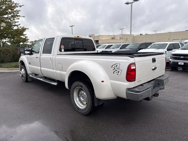 Used 2016 White Platinum Tri-Coat Metallic Ford Lariat image 4