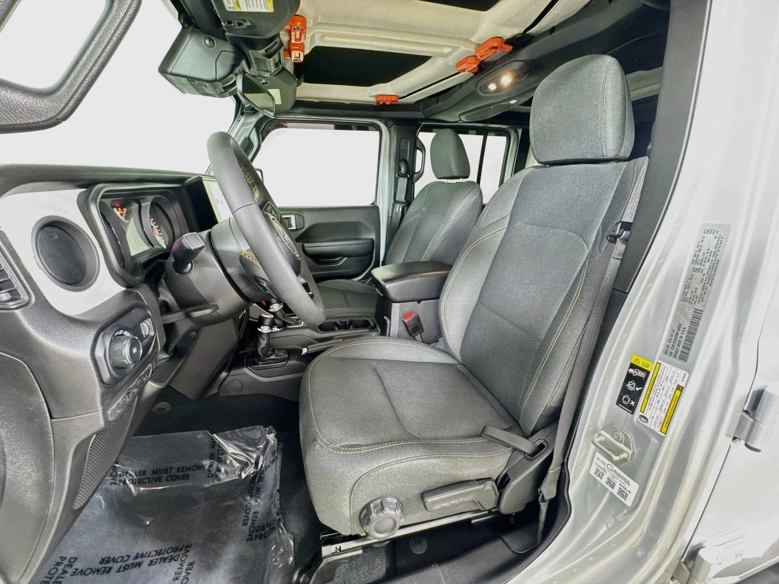 Used 2024 Silver Zynith Clearcoat Jeep Sport S image 19