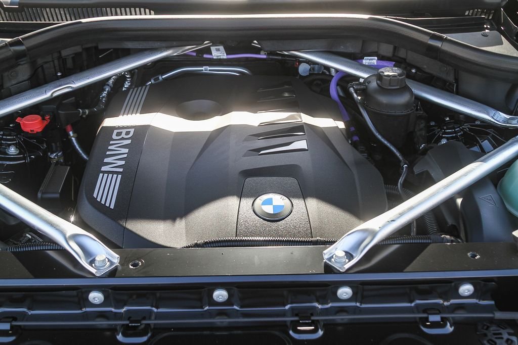 New 2026 Black Sapphire Metallic BMW sDrive40i image 21