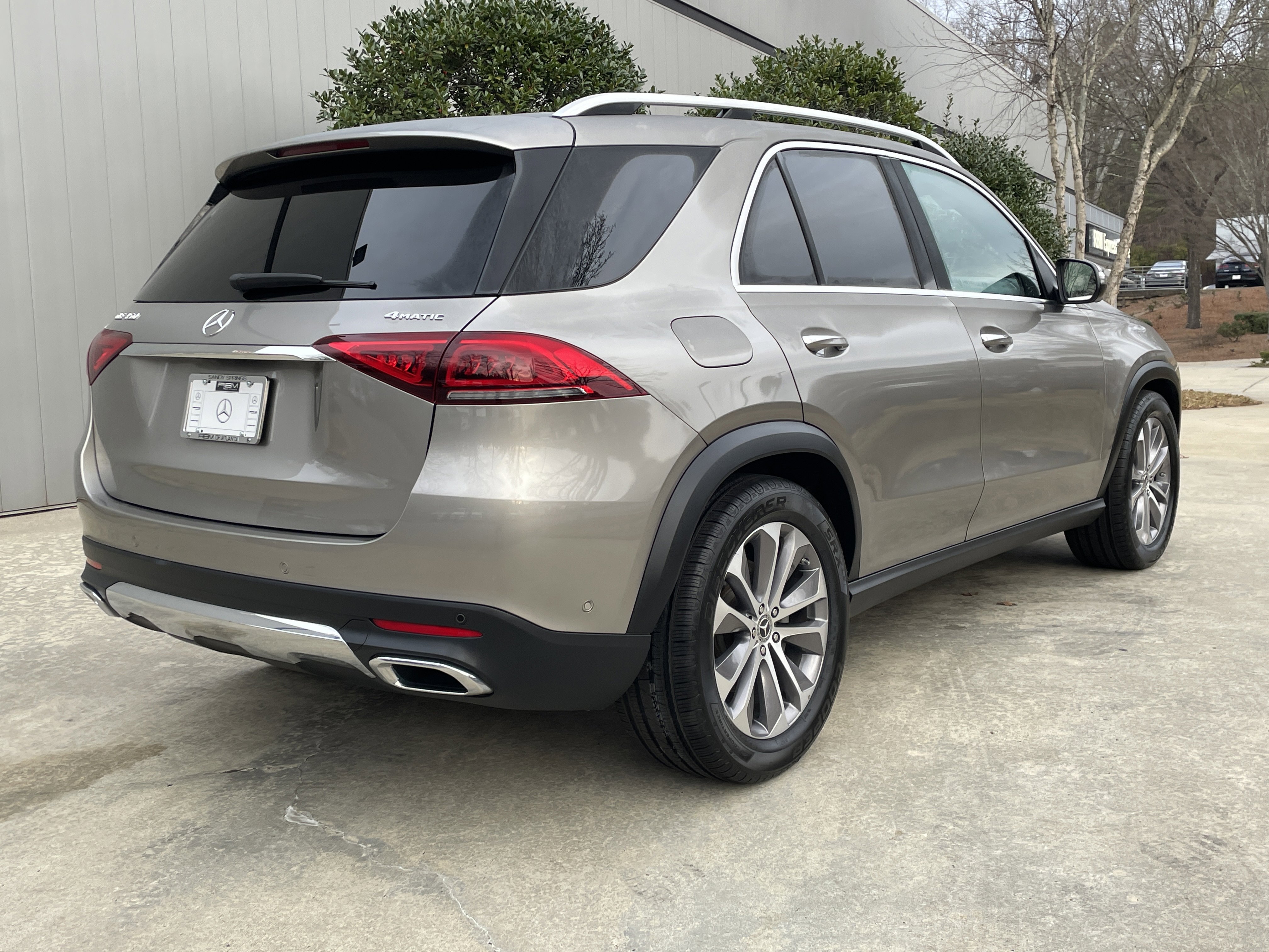 Certified Used 2022 Mojave Silver Metallic Mercedes-Benz GLE 450 4MATIC® SUV image 6