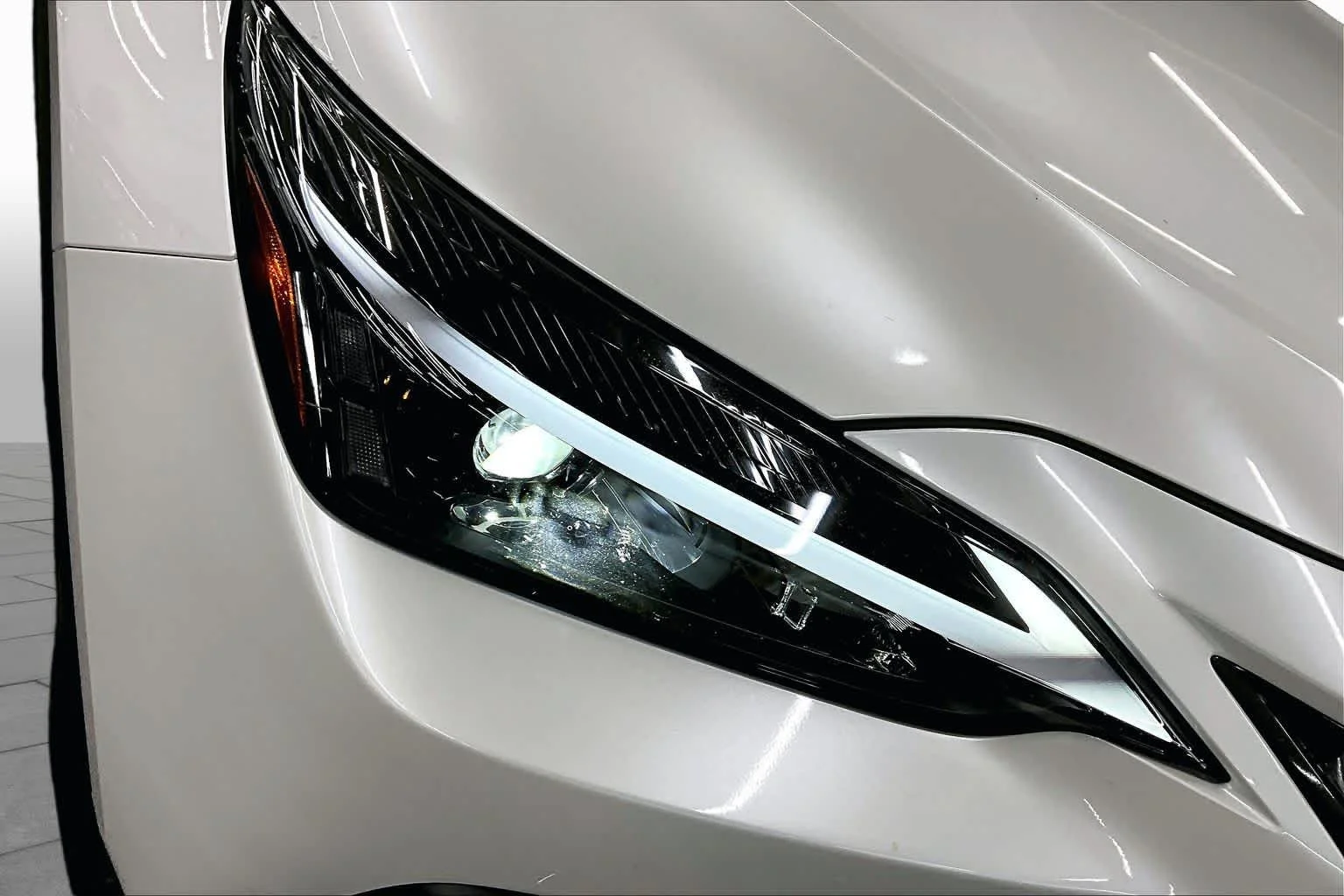 Certified Used 2024 Eminent White Pearl Lexus  image 27