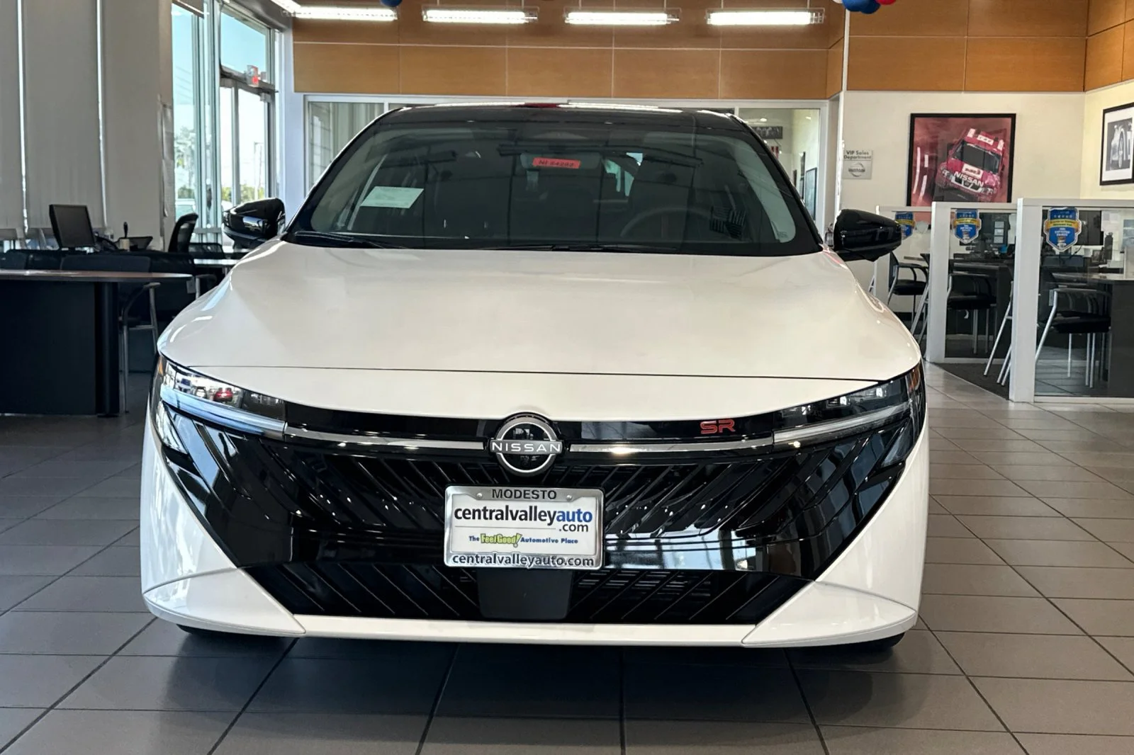 New 2026 Aspen White TriCoat / Super Black Two-tone Nissan SR image 9