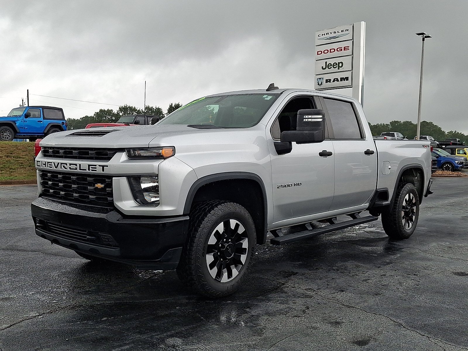Used 2020 Silver Ice Metallic - GAN Chevrolet 4WD Crew Cab Standard Bed Custom image 3