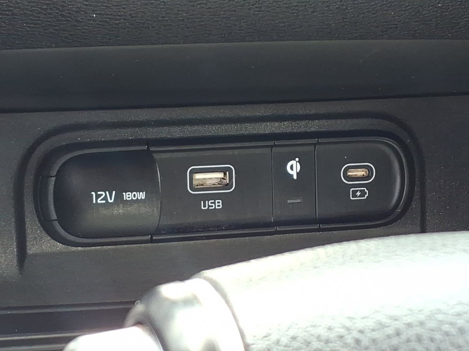 Used 2023 Glacial White Pearl Kia X-Line image 6