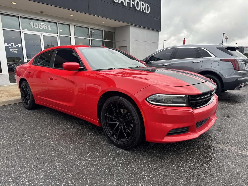 Used 2018 Red Dodge SXT image 15