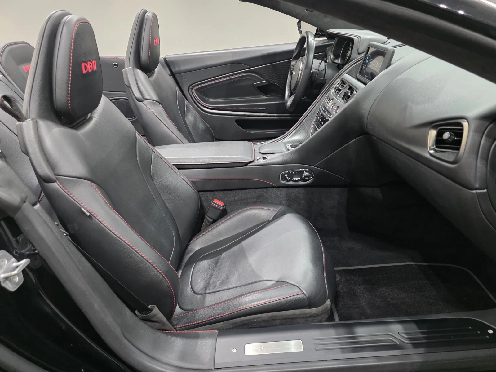 Used 2019 Jet Black Aston Martin Volante image 20