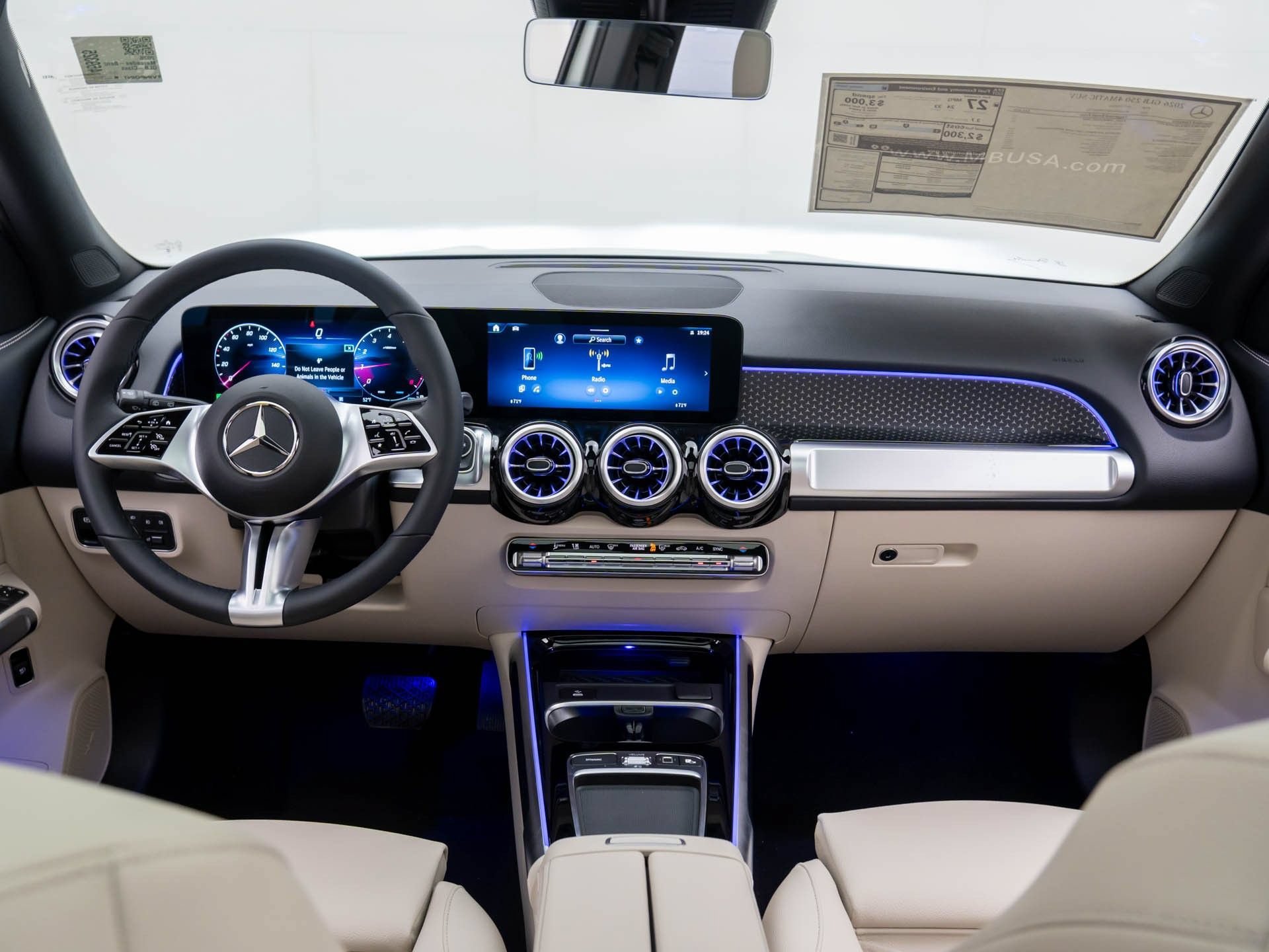 New 2026 Polar White Mercedes-Benz GLB 250 image 54