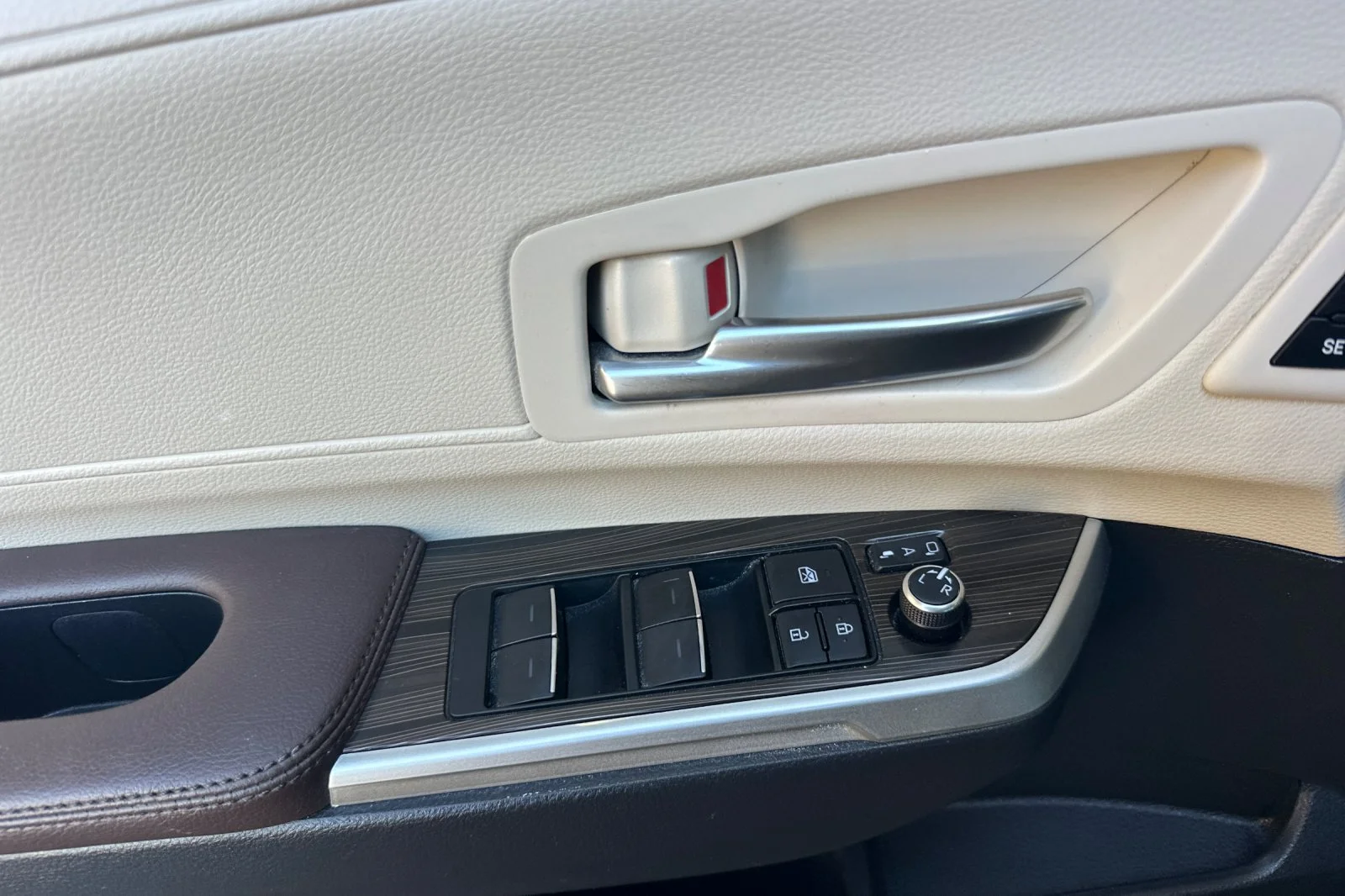 2021 Toyota Sienna Platinum - Photo 19