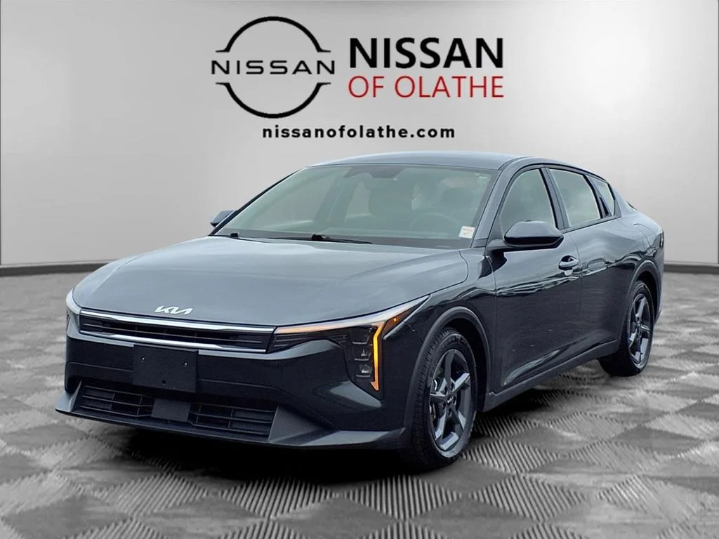 2025 Kia K4 LXS AT's photo