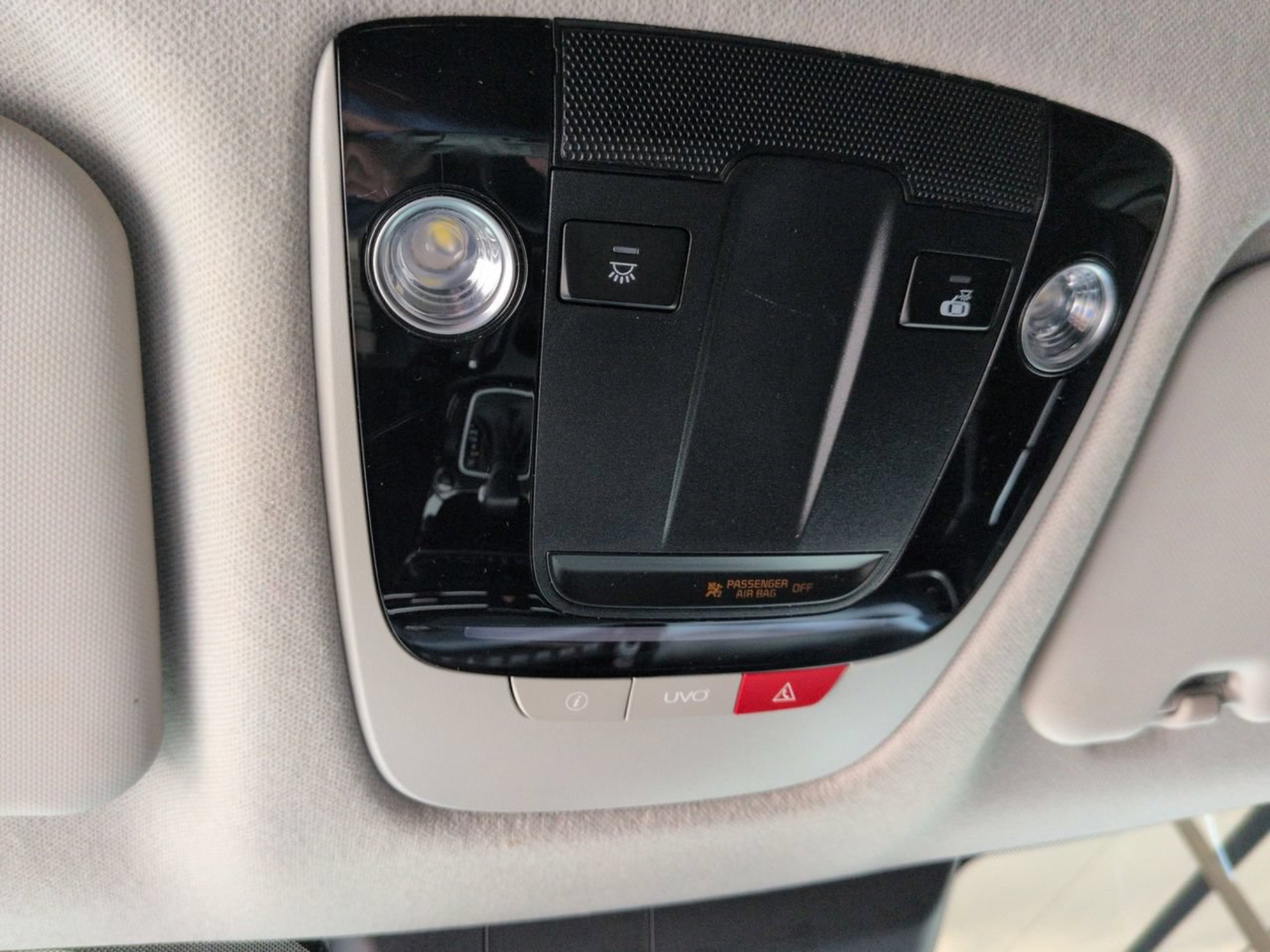 Certified Used 2022 Snow White Pearl Kia S image 17