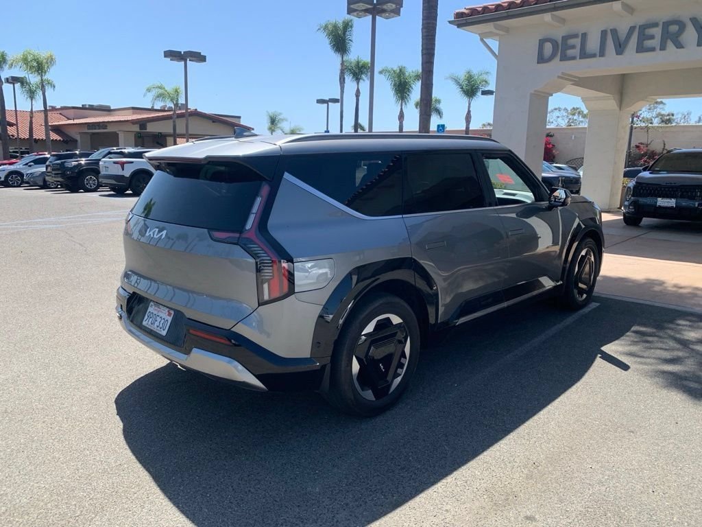 Certified Used 2024 Pebble Gray Kia Land image 6