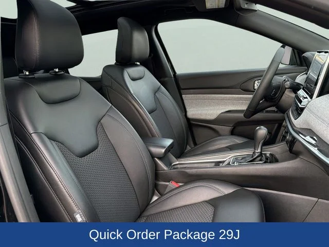 Used 2025 Black Jeep Latitude image 20