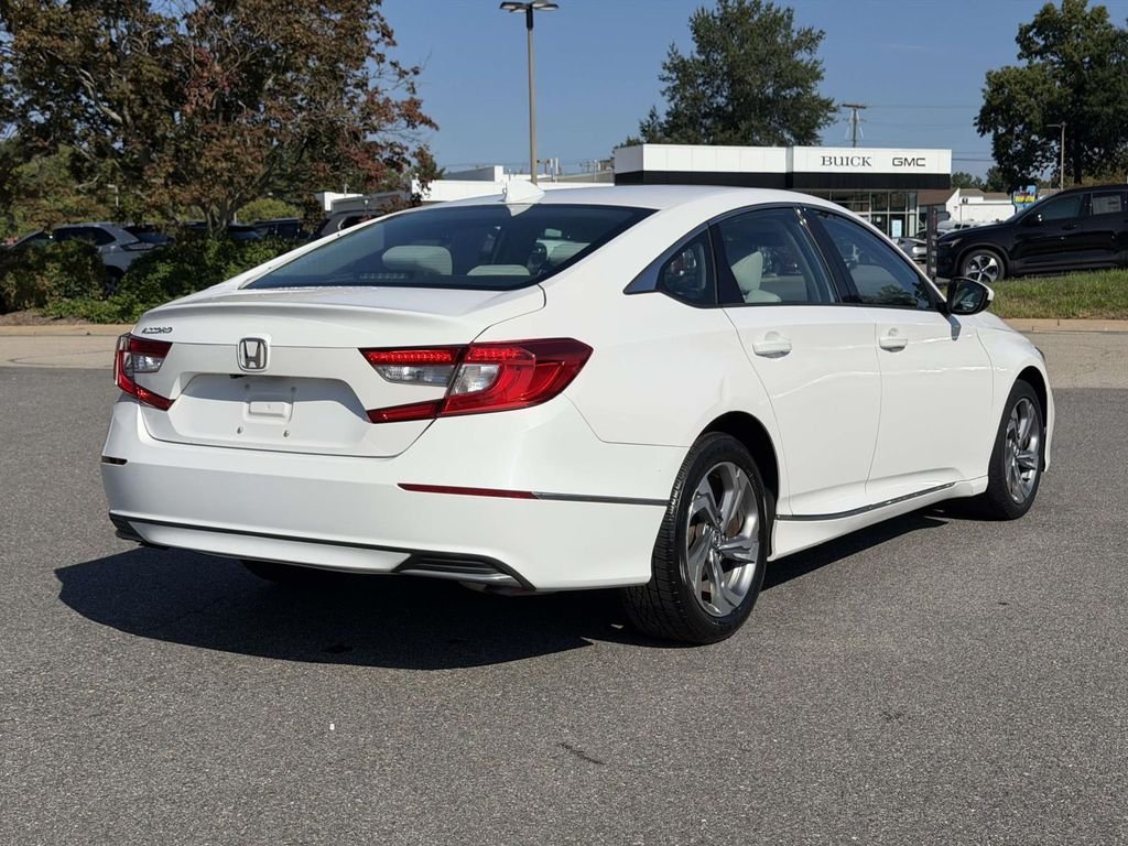 Used 2018 White Honda EX image 19