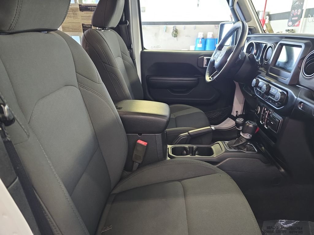 Used 2019 White Jeep Unlimited Sport S image 10