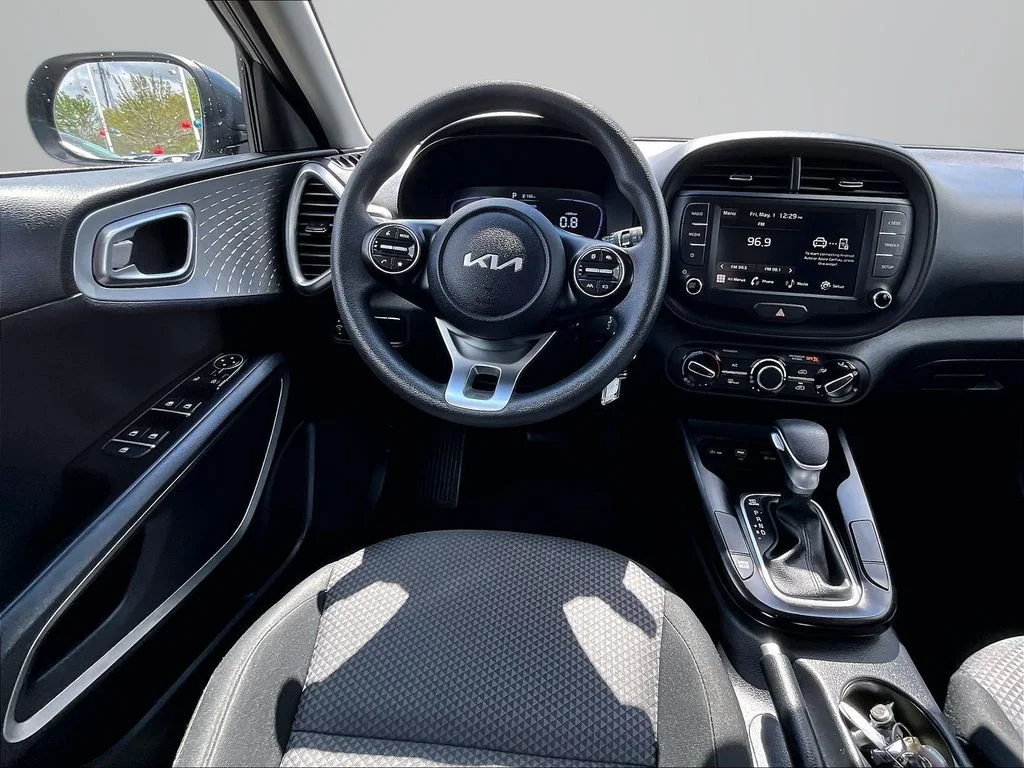 2025 Kia Soul LX - Photo 6