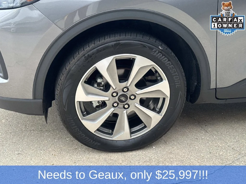 Used 2025 Gray Ford Platinum image 7