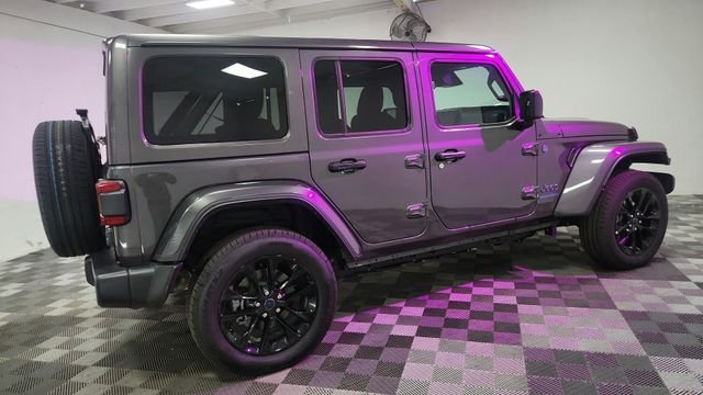 Used 2025 Gray Jeep Sahara 4xe image 7