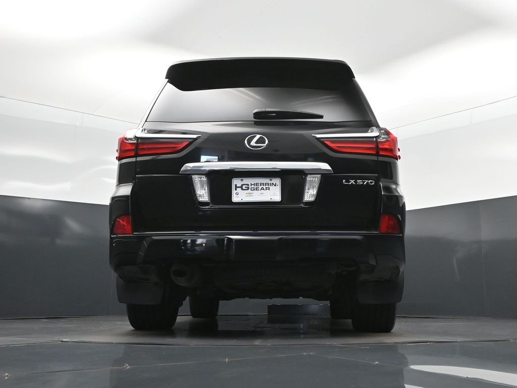 2017 Lexus LX 570 - Photo 43