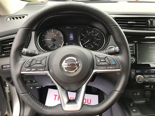 Certified Used 2022 Brilliant Silver Metallic Nissan SV image 15