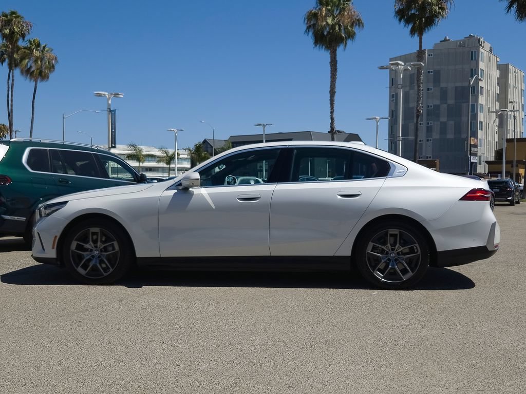 Used 2026 Mineral White Metallic BMW eDrive40 image 24