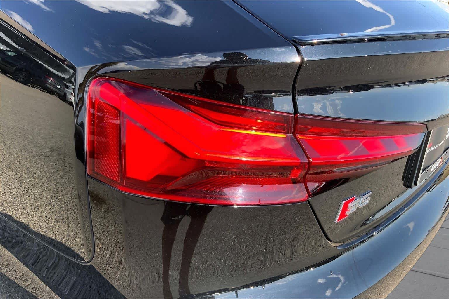 Used 2024 Mythos Black Metallic Audi Premium Plus image 28