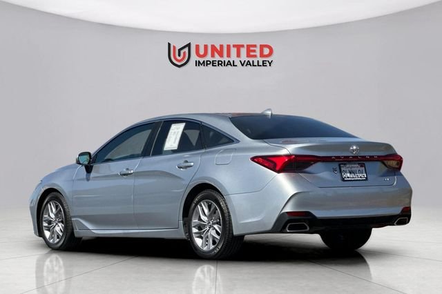 Used 2019 Silver Toyota XLE image 6