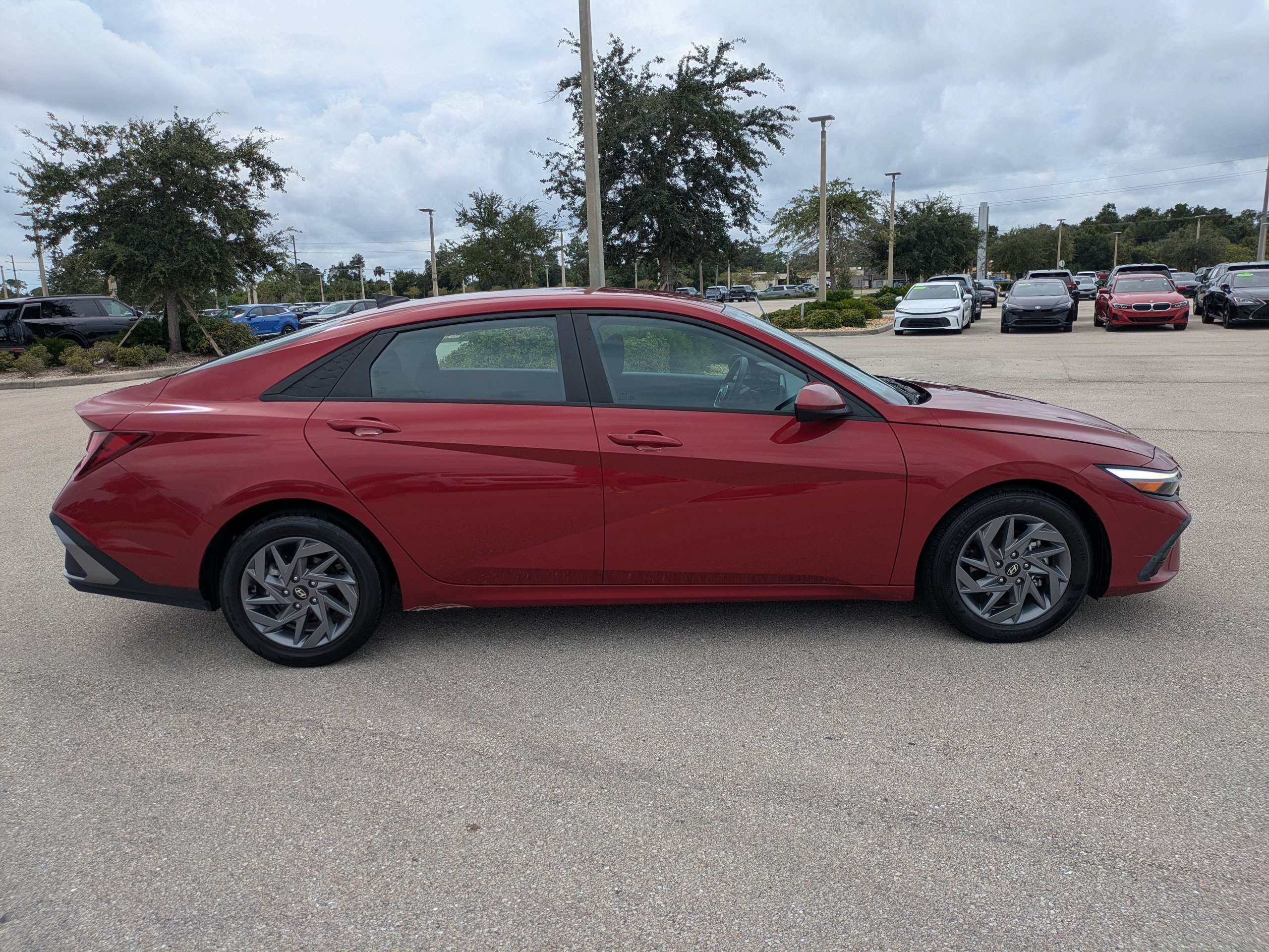 Used 2024 Ultimate Red Hyundai SEL image 3