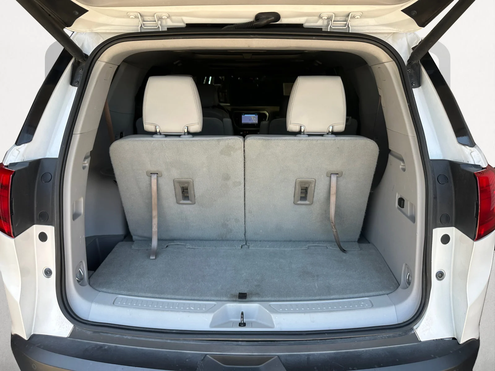 Used 2017 White Frost Tricoat GMC SLT image 12