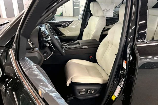 2026 Lexus LX 700h Luxury - Photo 9
