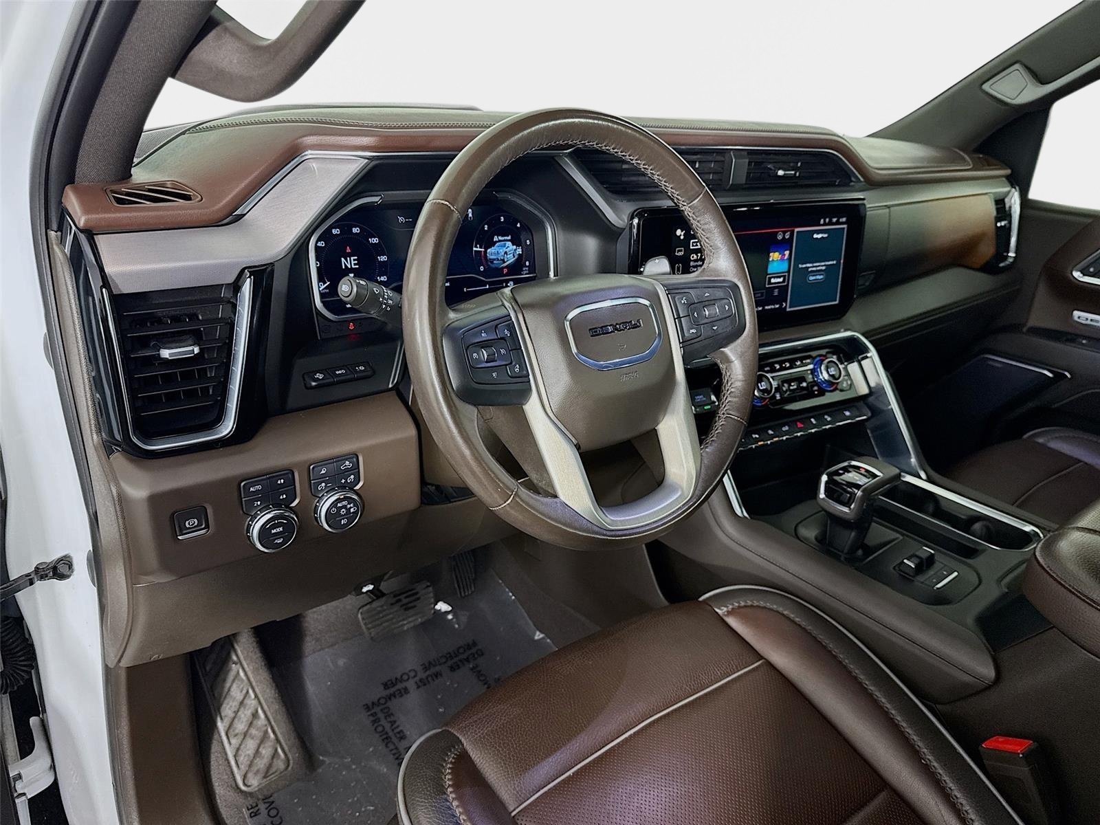Used 2022 White Frost Tricoat GMC Denali image 9