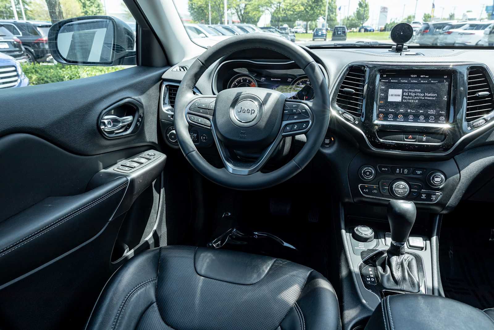 Used 2022 Sting-Gray Clearcoat Jeep Limited image 10