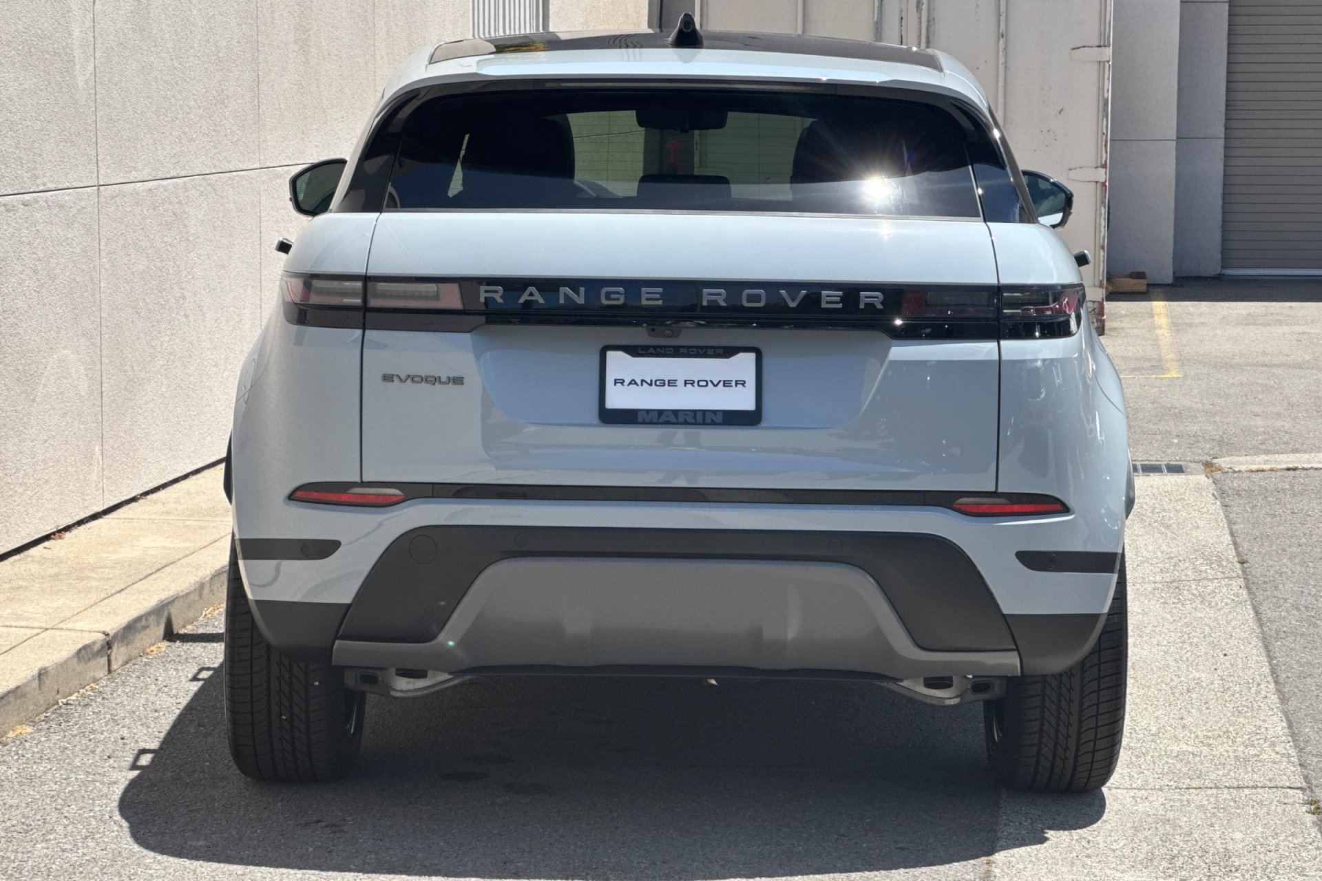 New 2026 Arroios Grey Land Rover Core S image 7