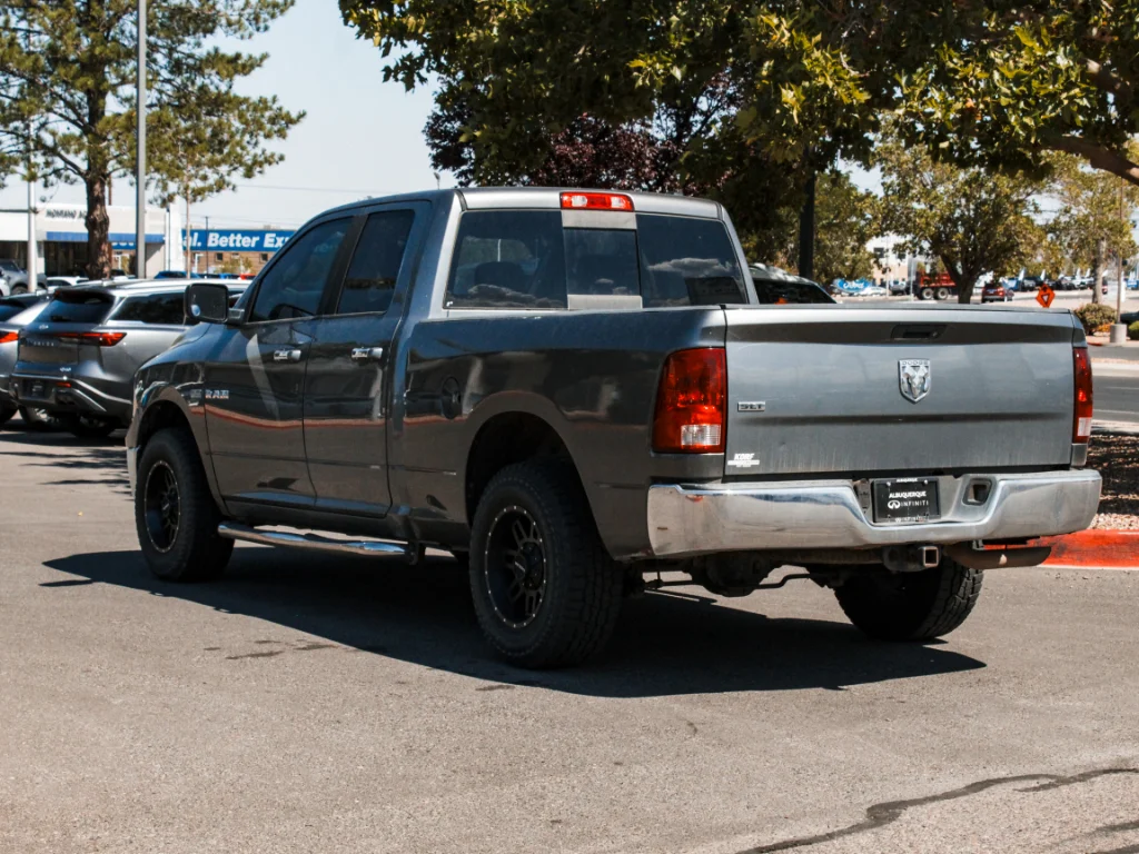 Used 2009 Mineral Gray Metallic Clearcoat Dodge SLT image 7