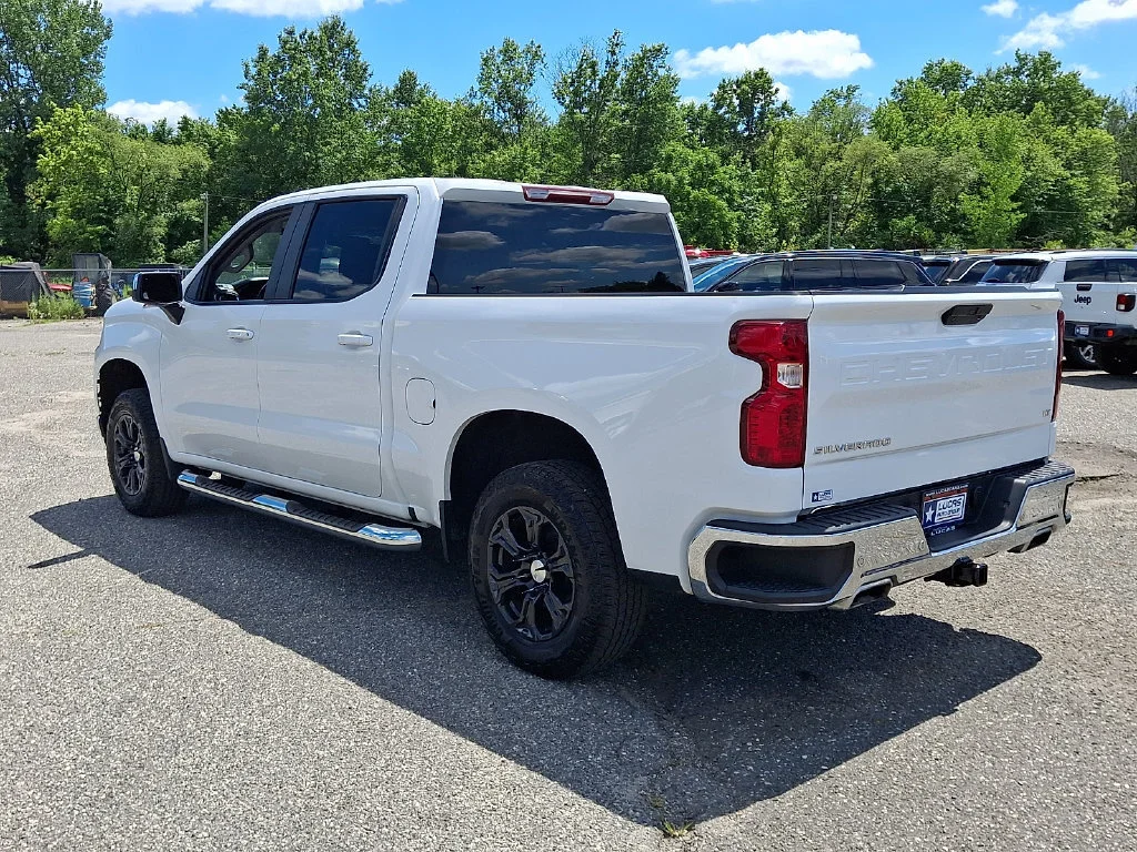 Used 2022 Summit White Chevrolet LT image 8