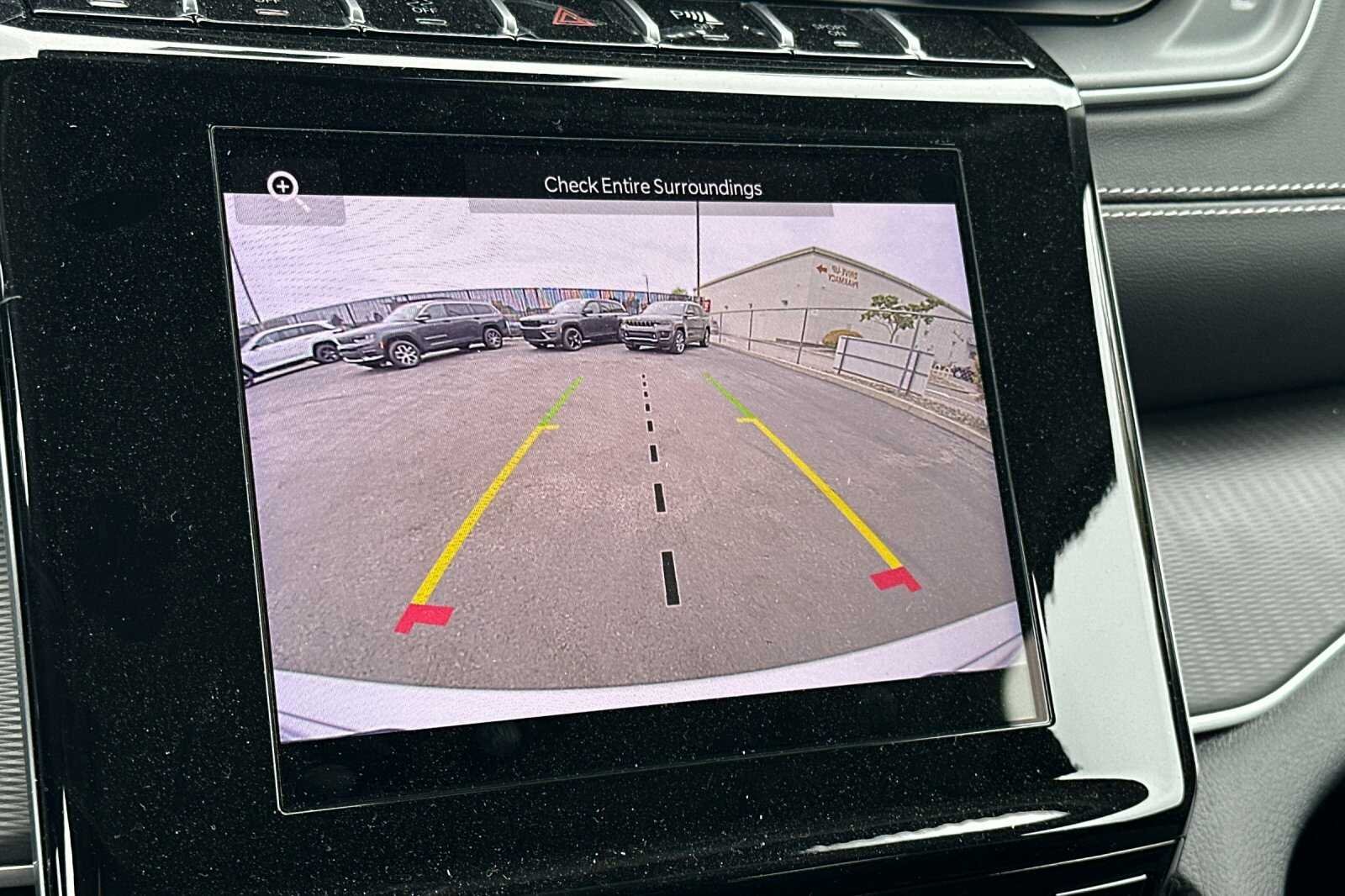 New 2023 Silver Zynith Jeep Laredo X image 18