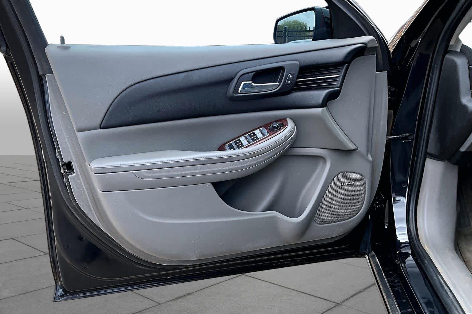Used 2013 Black Granite Metallic Chevrolet LT image 20